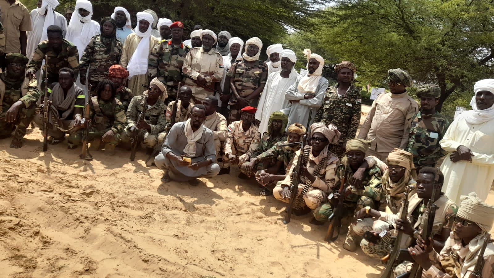 القيادات العسكرية  بجيش حركة العدل والمساواة السودانية تجدد الثقة  في د. جبريل ابراهيم رئيسا للحركة
